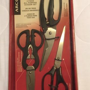 All purpose scissor set